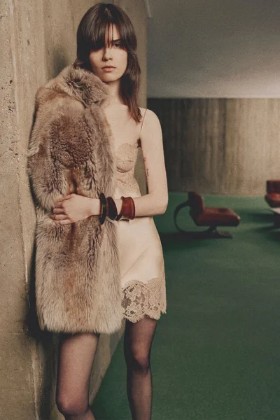 Look 16